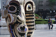 Load image into Gallery viewer, Vladimir Cora - Figura feminina recostada contra el árbol